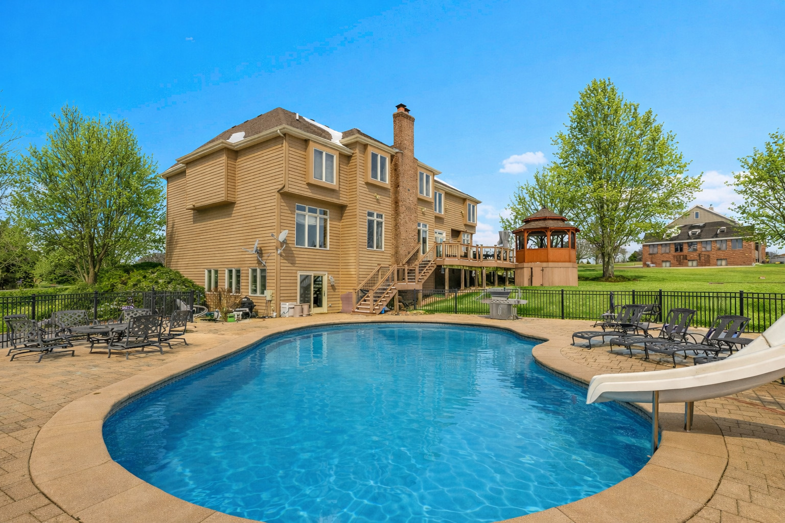 10N749 Highland Trail