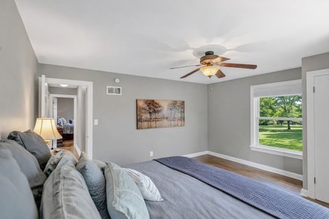 Tiny photo for 512 Bay Road, McHenry, IL 60051 (MLS # 12600357)