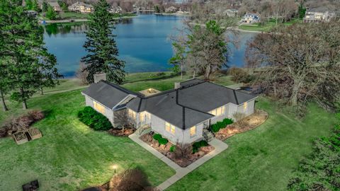 Photo of 512 Bay Road, McHenry, IL 60051 (MLS # 12600357)