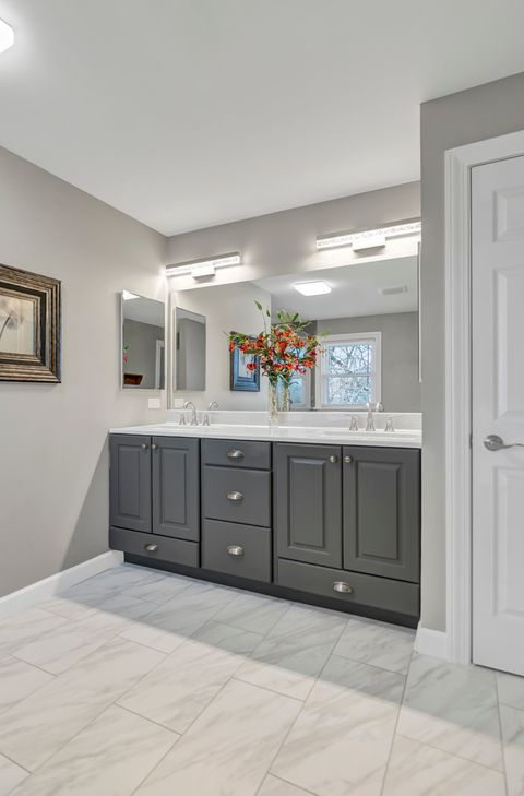 Tiny photo for 512 Bay Road, McHenry, IL 60051 (MLS # 12600357)