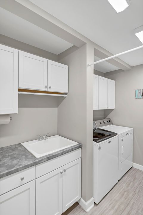 Tiny photo for 512 Bay Road, McHenry, IL 60051 (MLS # 12600357)