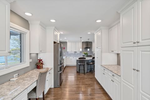 Tiny photo for 512 Bay Road, McHenry, IL 60051 (MLS # 12600357)