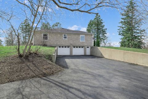 Tiny photo for 512 Bay Road, McHenry, IL 60051 (MLS # 12600357)