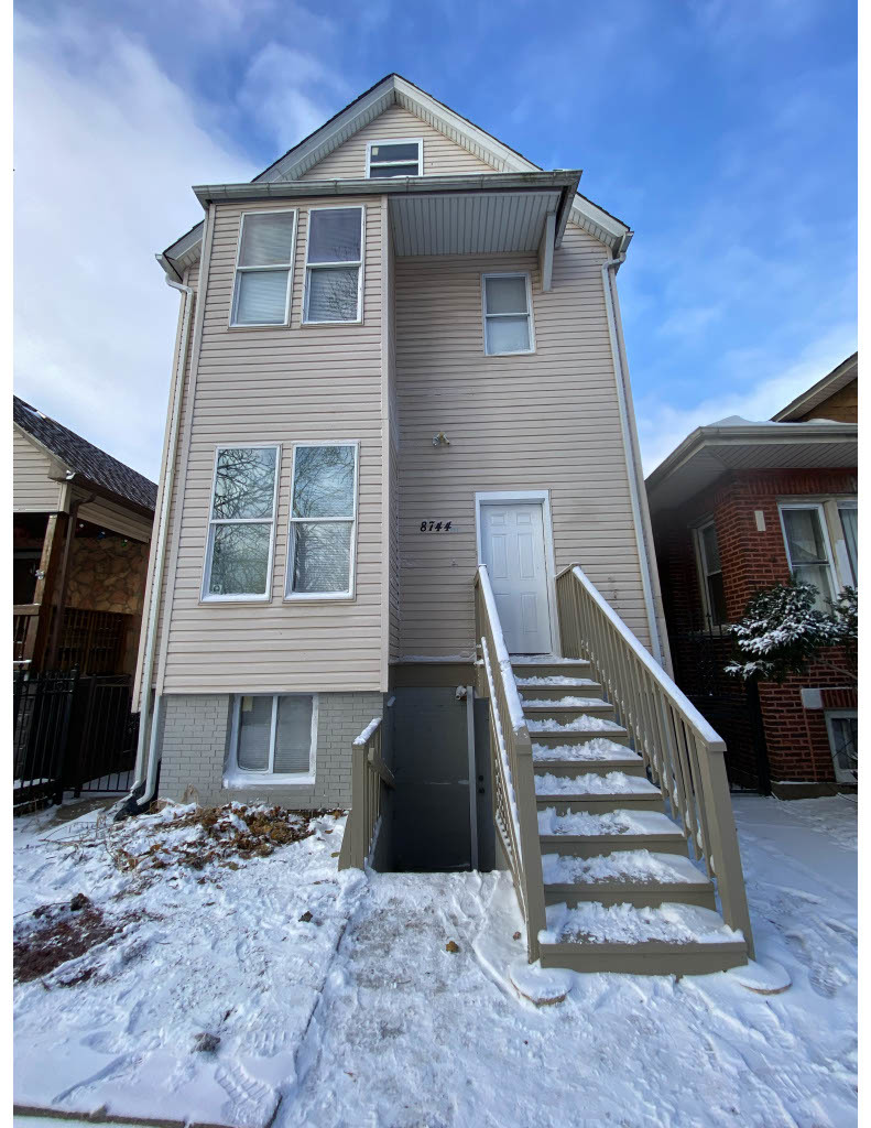 8744 S Saginaw Avenue, Chicago, IL, 60617 3 8744 S Saginaw Avenue