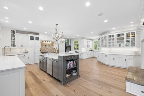 Tiny photo for 17 Ambriance Drive, Burr Ridge, IL 60527 (MLS # 12771118)
