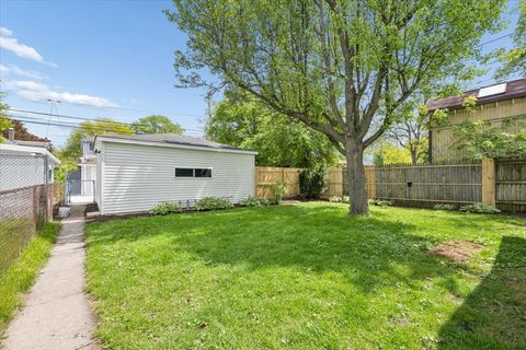 Tiny photo for 904 HAYES Avenue, Oak Park, IL 60302 (MLS # 12635309)