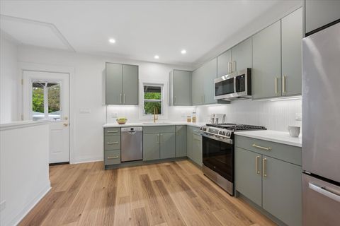 Tiny photo for 904 HAYES Avenue, Oak Park, IL 60302 (MLS # 12635309)