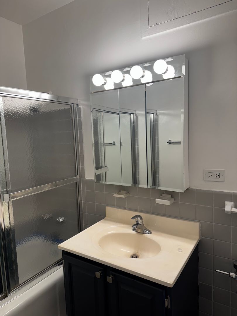 4180 N Marine Drive 104