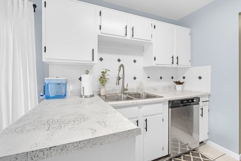 Tiny photo for 1010 E Nichols Road #8, Palatine, IL 60074 (MLS # 12755774)
