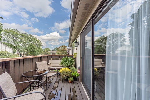 Tiny photo for 1010 E Nichols Road #8, Palatine, IL 60074 (MLS # 12755774)
