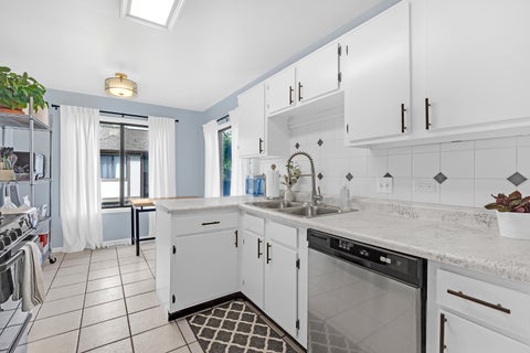 Tiny photo for 1010 E Nichols Road #8, Palatine, IL 60074 (MLS # 12755774)