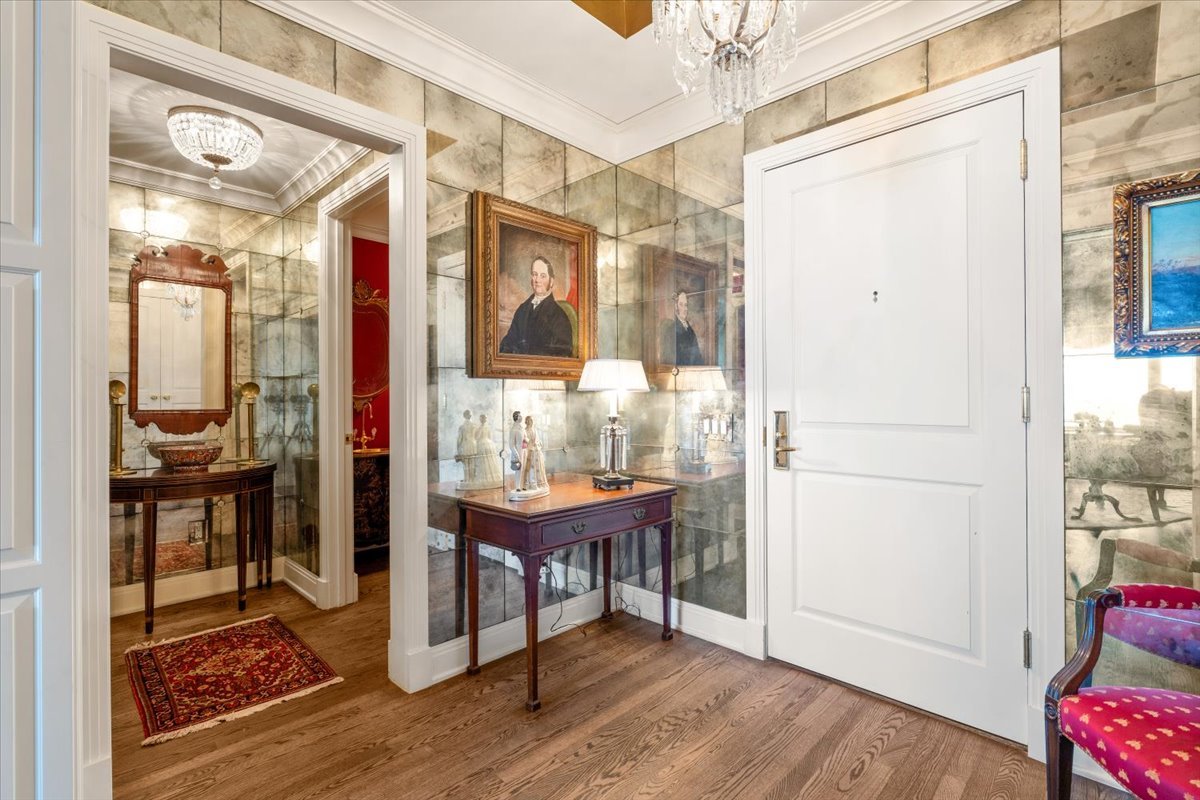 800 N Michigan Avenue 5501