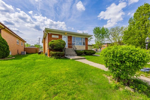 Tiny photo for 10808 Major Avenue, Chicago Ridge, IL 60415 (MLS # 12632524)
