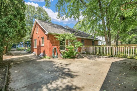 Tiny photo for 709 W Vermont Avenue, Urbana, IL 61801 (MLS # 12387897)