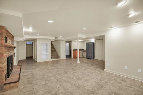 Tiny photo for 709 W Vermont Avenue, Urbana, IL 61801 (MLS # 12387897)