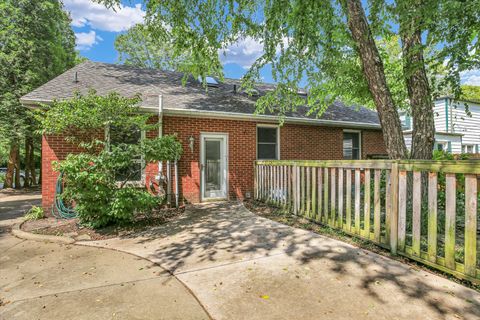 Tiny photo for 709 W Vermont Avenue, Urbana, IL 61801 (MLS # 12387897)