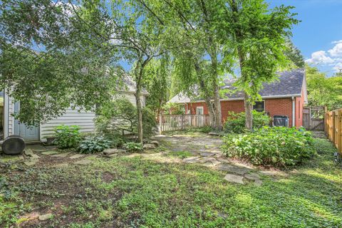 Tiny photo for 709 W Vermont Avenue, Urbana, IL 61801 (MLS # 12387897)