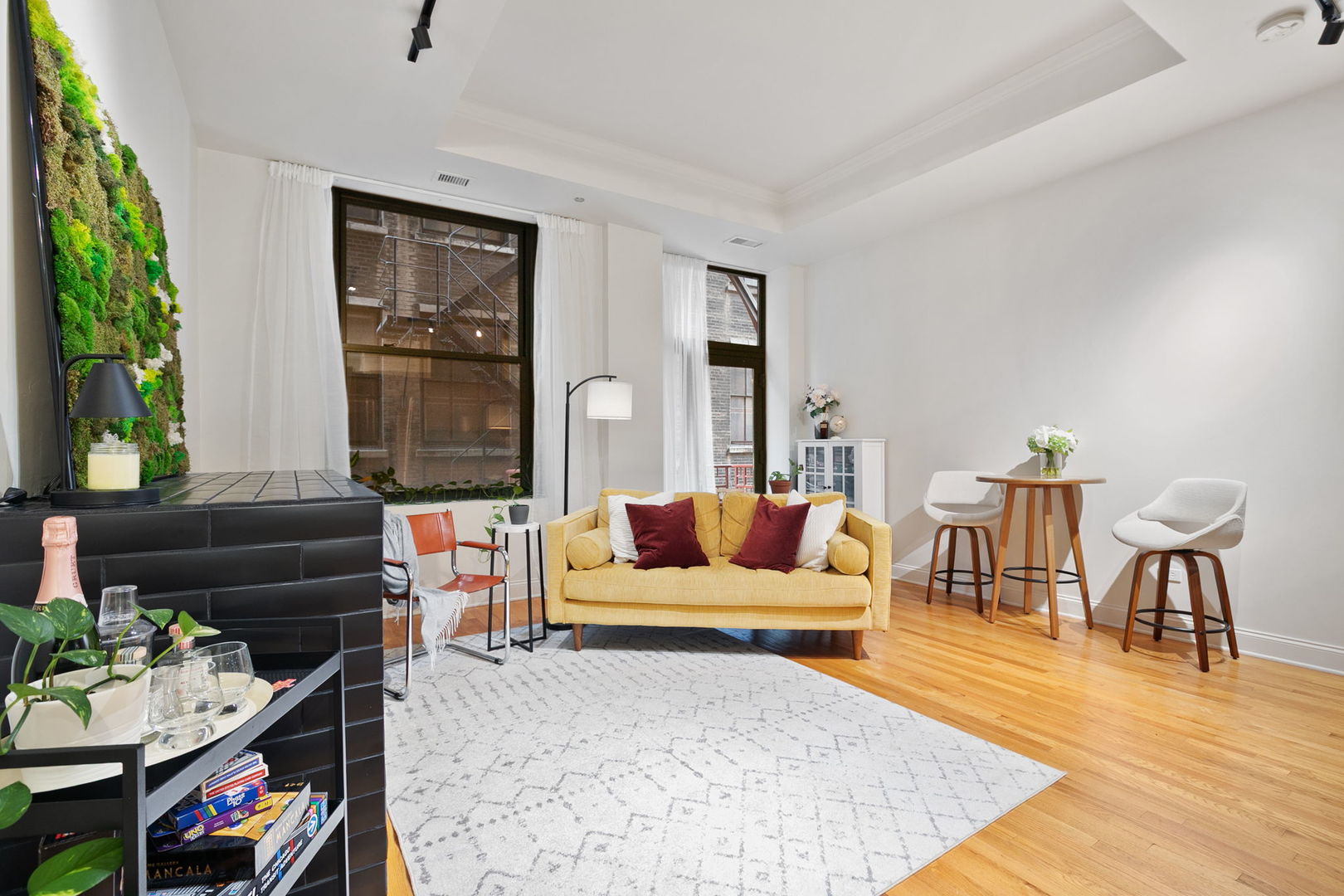 208 W Washington Street 703