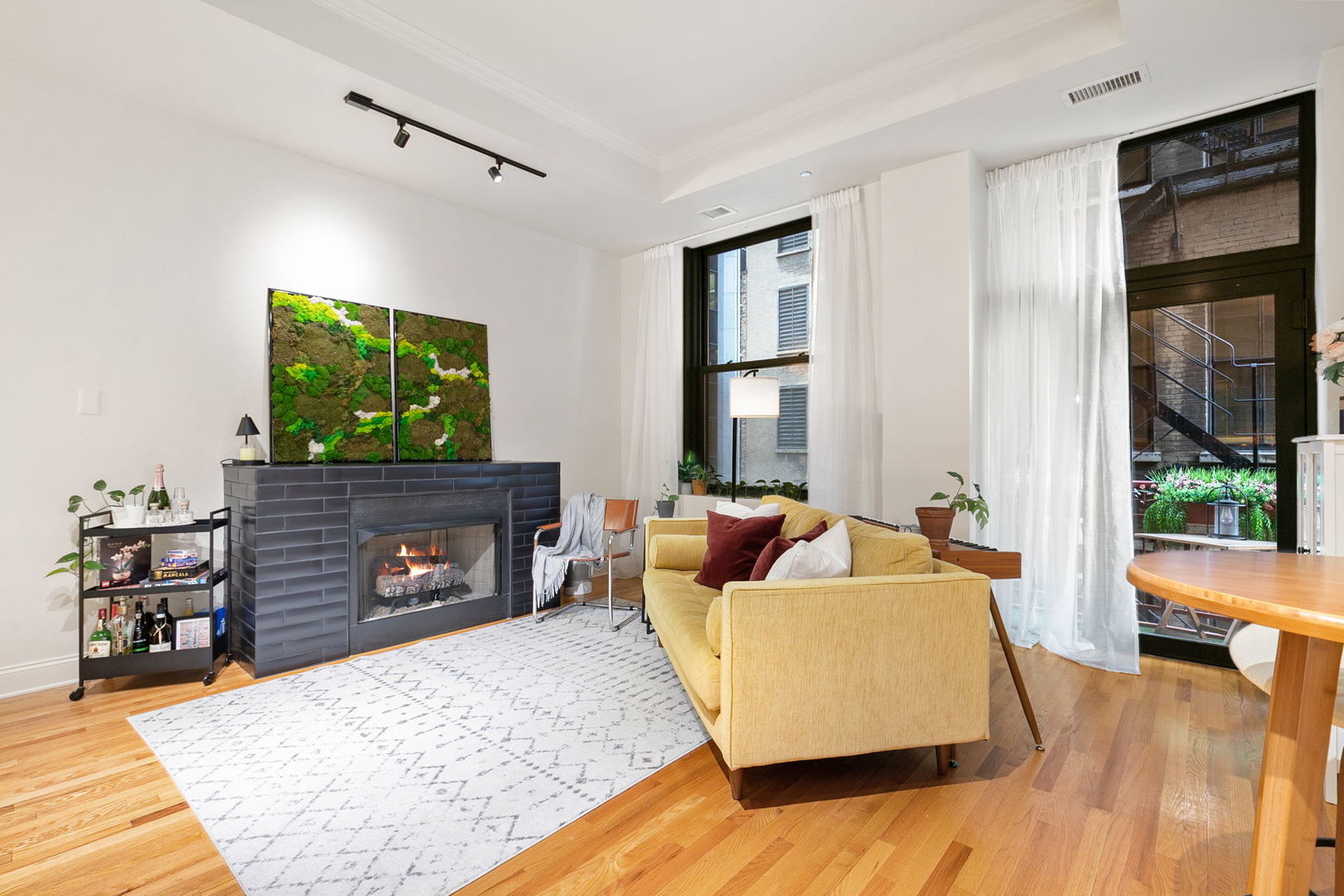 208 W Washington Street 703