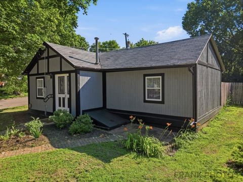 Tiny photo for 602 S Ottawa Avenue, Dixon, IL 61021 (MLS # 12700657)