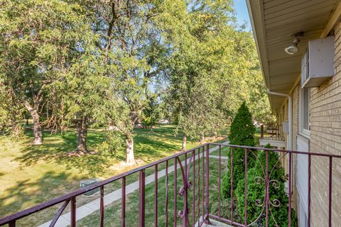 Tiny photo for 5740 Concord Lane #12, Clarendon Hills, IL 60514 (MLS # 12541806)