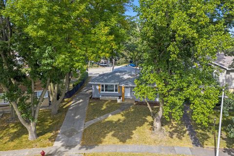 Tiny photo for 9624 W Shore Drive, Oak Lawn, IL 60453 (MLS # 12508116)