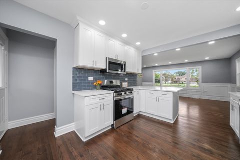 Tiny photo for 9624 W Shore Drive, Oak Lawn, IL 60453 (MLS # 12508116)