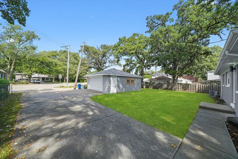 Tiny photo for 9624 W Shore Drive, Oak Lawn, IL 60453 (MLS # 12508116)