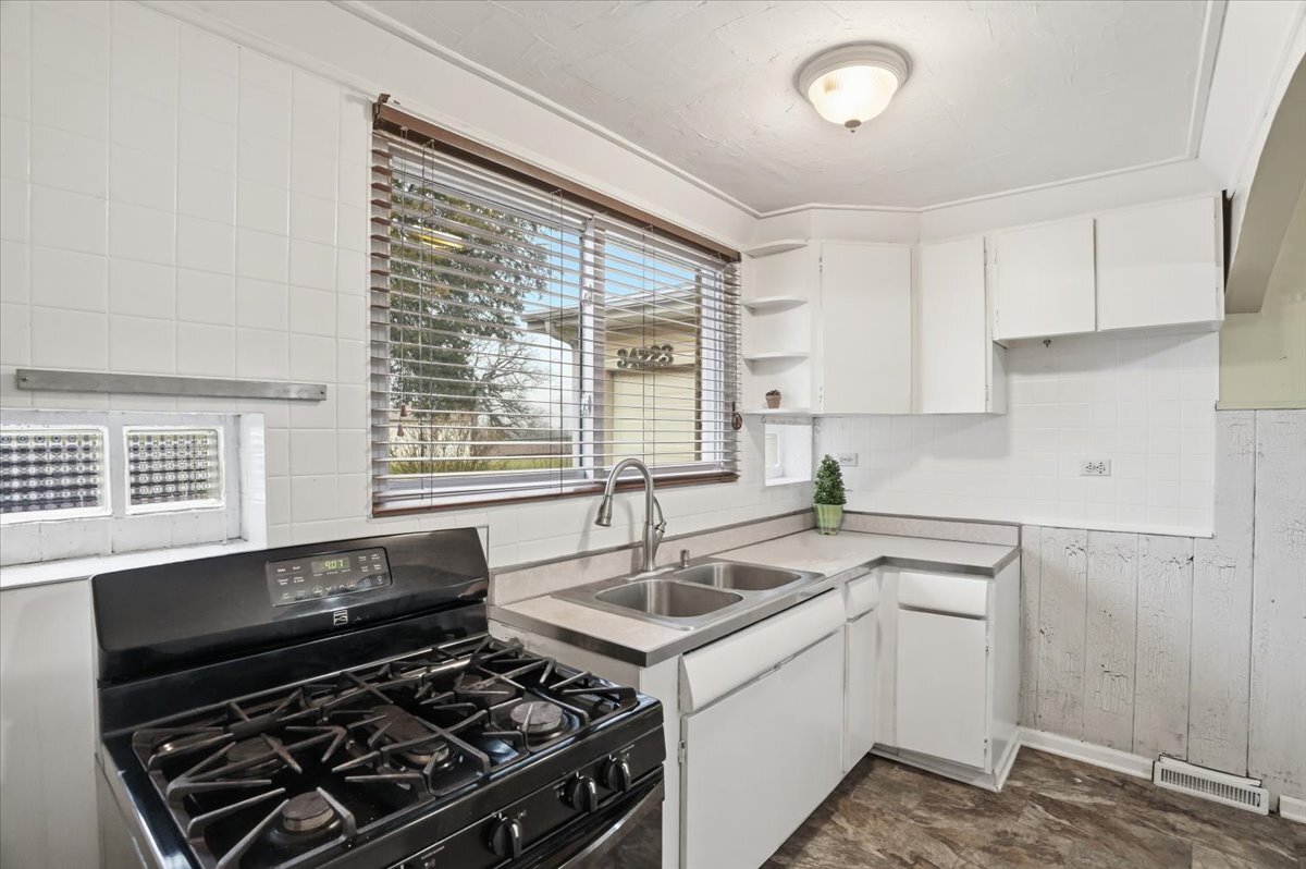 34223 N Harrison Avenue