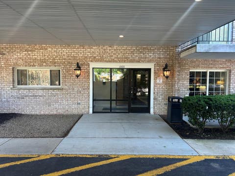 Photo of 1000 S Lorraine Road #411, Wheaton, IL 60189 (MLS # 12683658)