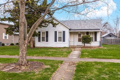 Photo of 214 W Owsley Street, Chenoa, IL 61726 (MLS # 12607122)