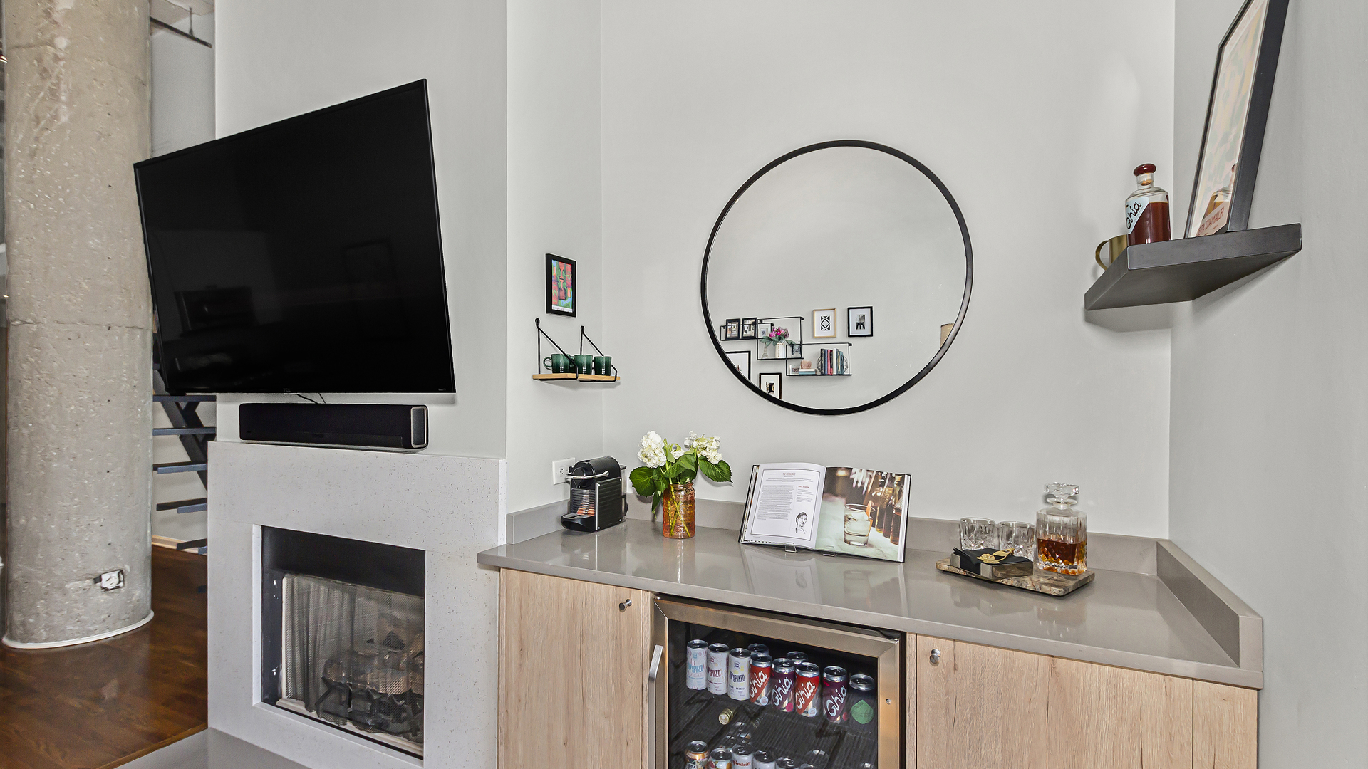 758 N Larrabee Street 408