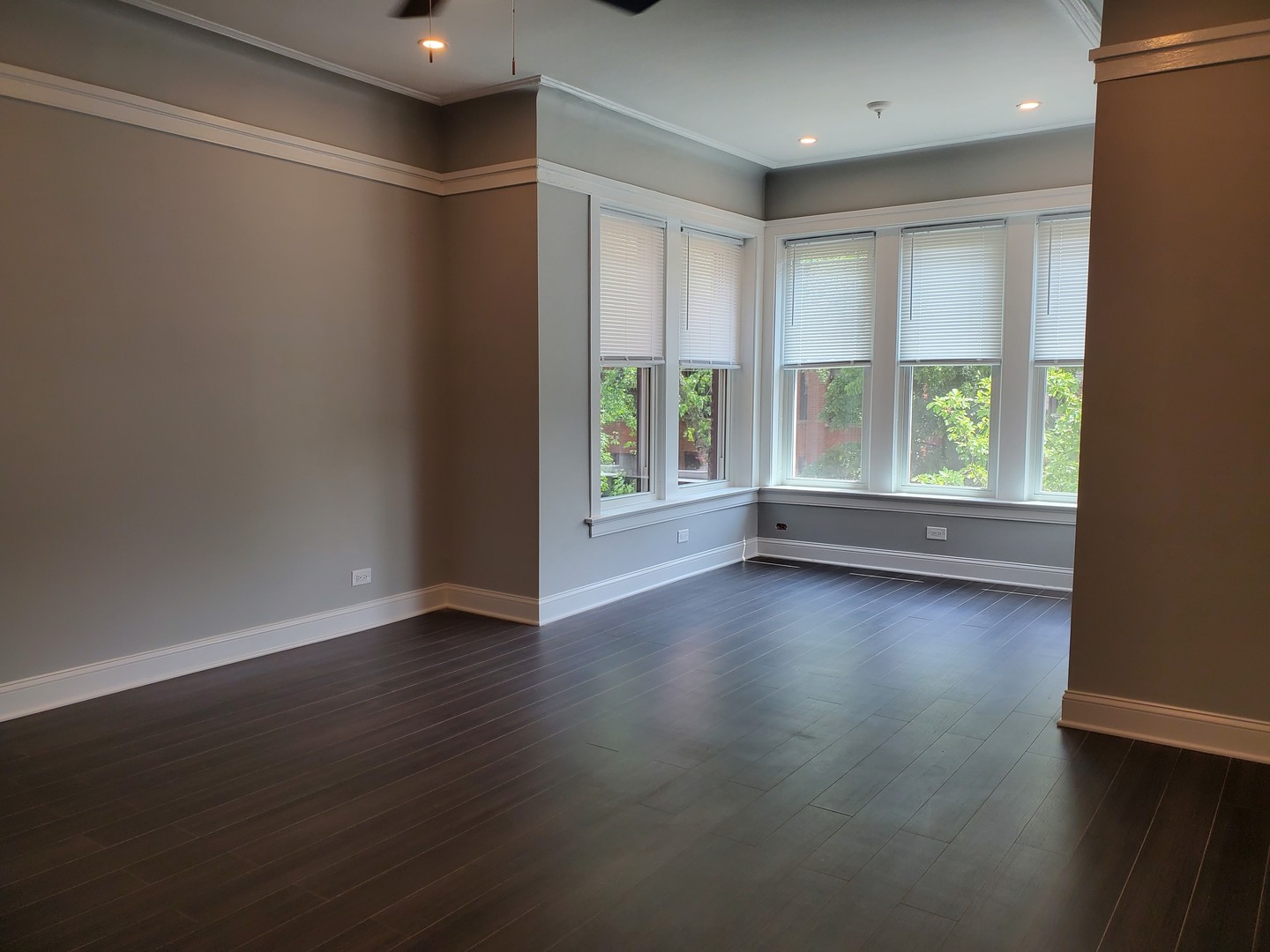 1322 W Ardmore Avenue 2