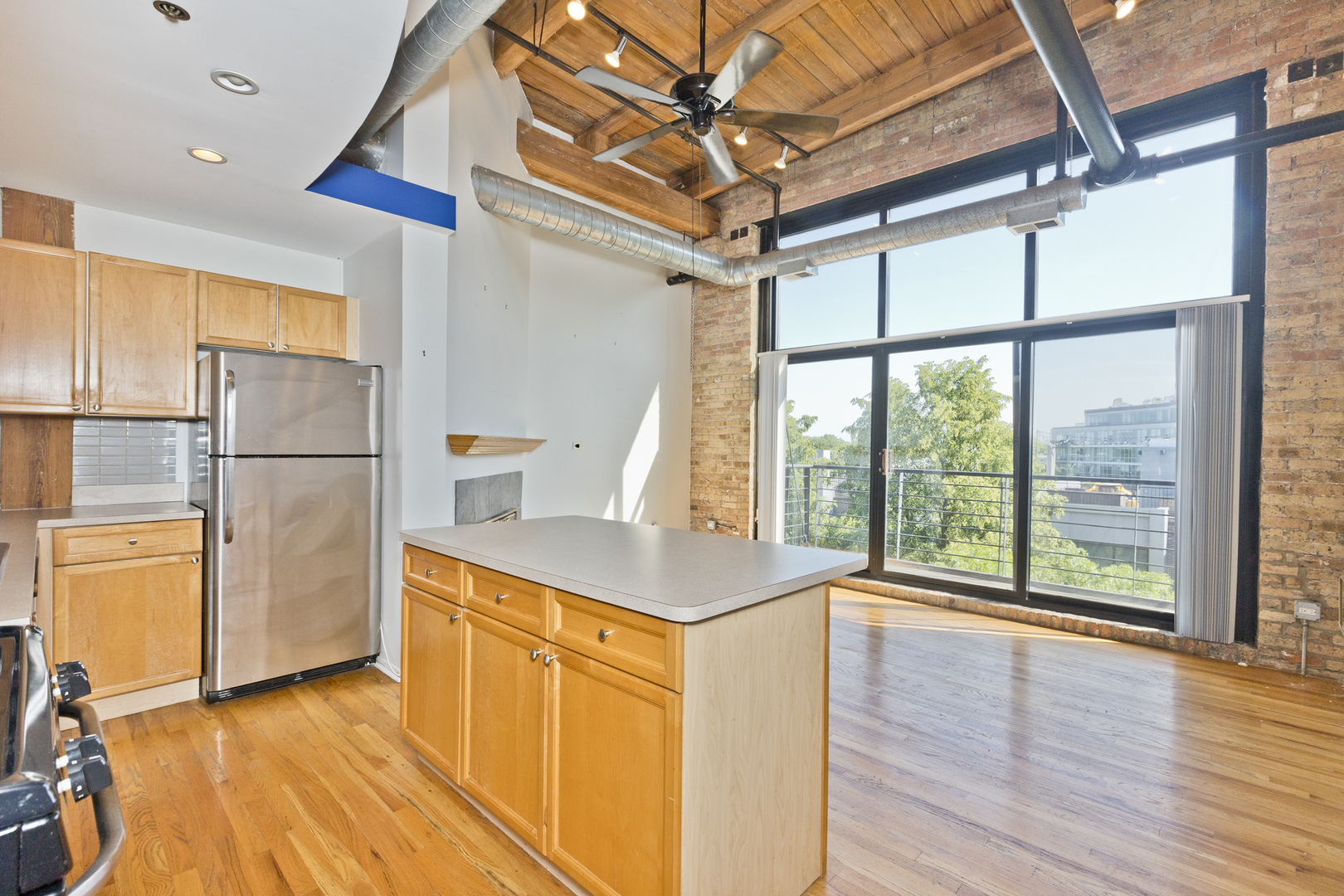2210 W Wabansia Avenue 403