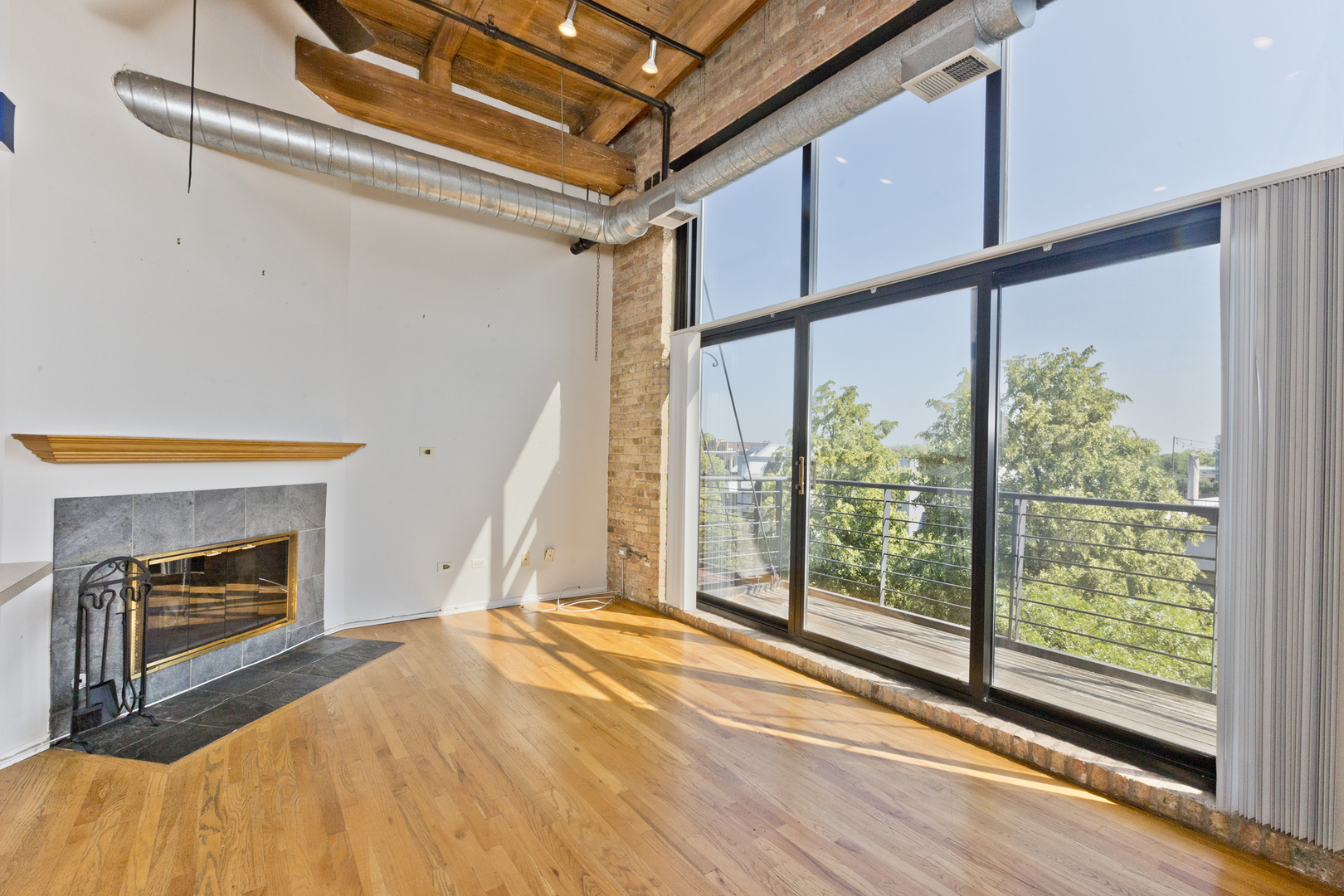 2210 W Wabansia Avenue 403