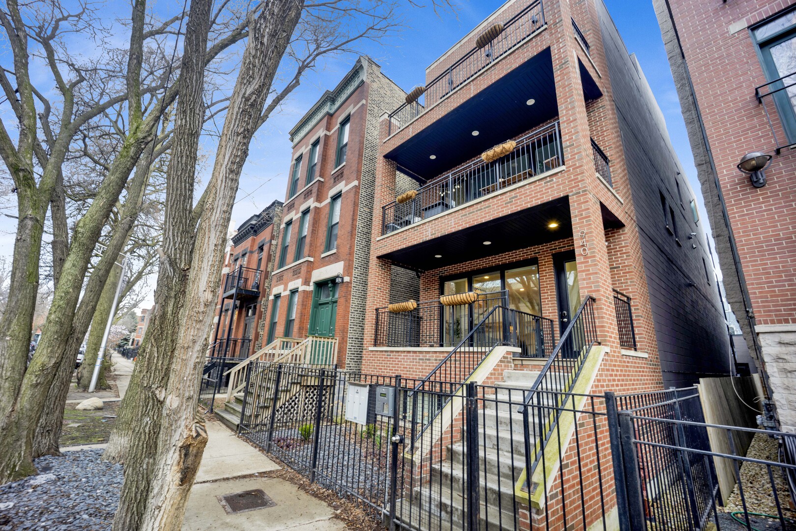 940 N Wolcott Avenue 1
