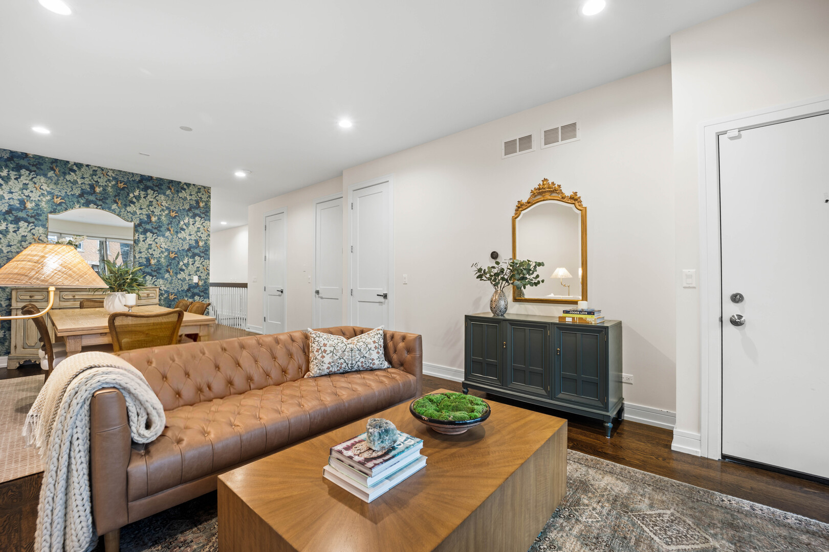 940 N Wolcott Avenue 1