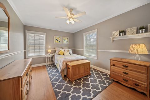 Tiny photo for 7110 N Odell Avenue N, Chicago, IL 60631 (MLS # 12613624)