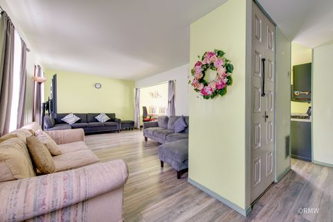 Tiny photo for 147 W Altgeld Avenue, Glendale Heights, IL 60139 (MLS # 12553837)