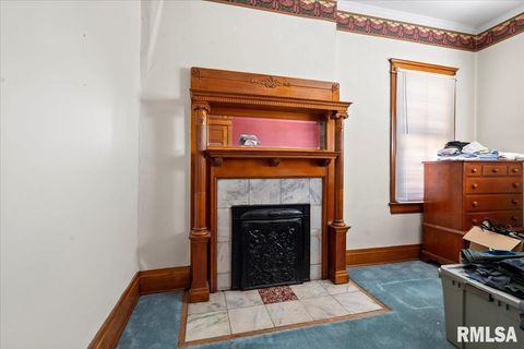 Tiny photo for 216 W POPLAR Street, Harrisburg, IL 62946 (MLS # EB459910)