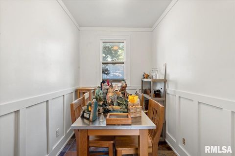 Tiny photo for 216 W POPLAR Street, Harrisburg, IL 62946 (MLS # EB459910)