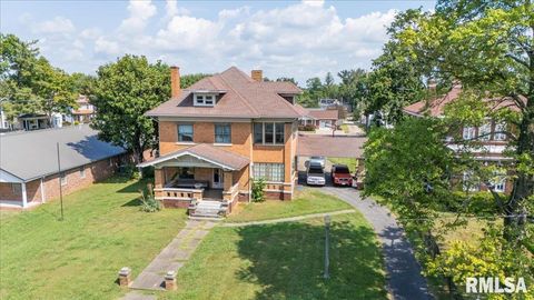 Tiny photo for 216 W POPLAR Street, Harrisburg, IL 62946 (MLS # EB459910)