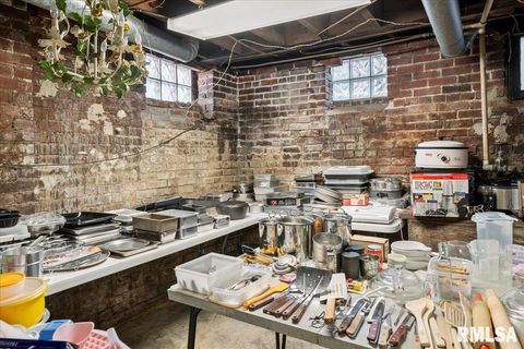 Tiny photo for 216 W POPLAR Street, Harrisburg, IL 62946 (MLS # EB459910)