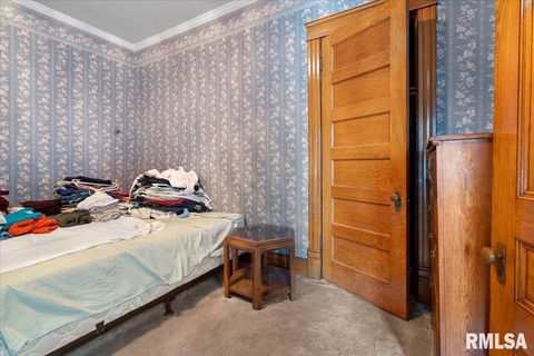 Tiny photo for 216 W POPLAR Street, Harrisburg, IL 62946 (MLS # EB459910)