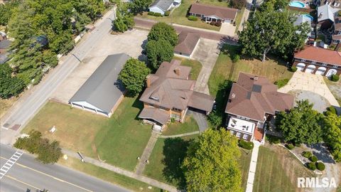 Tiny photo for 216 W POPLAR Street, Harrisburg, IL 62946 (MLS # EB459910)