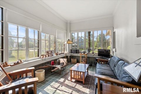 Tiny photo for 216 W POPLAR Street, Harrisburg, IL 62946 (MLS # EB459910)