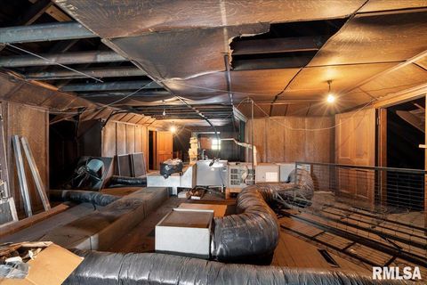 Tiny photo for 216 W POPLAR Street, Harrisburg, IL 62946 (MLS # EB459910)