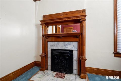 Tiny photo for 216 W POPLAR Street, Harrisburg, IL 62946 (MLS # EB459910)