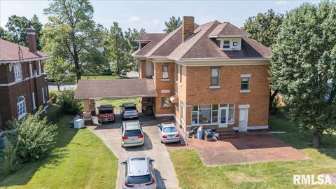 Tiny photo for 216 W POPLAR Street, Harrisburg, IL 62946 (MLS # EB459910)