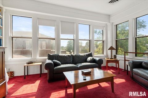 Tiny photo for 216 W POPLAR Street, Harrisburg, IL 62946 (MLS # EB459910)